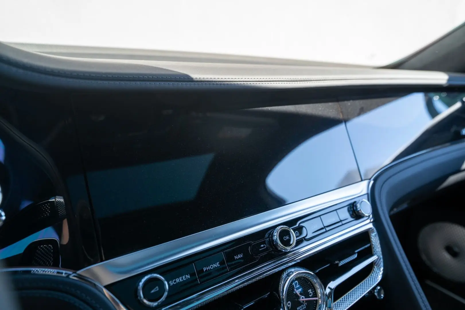 Flying Spur Azure V8  Naim  Rotating Display