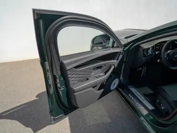 Flying Spur Azure V8  Naim  Rotating Display