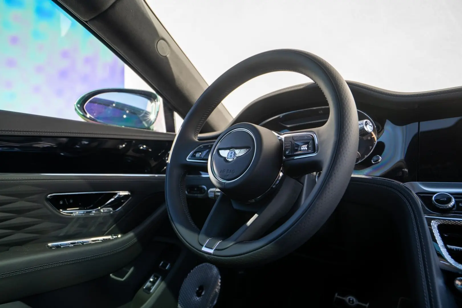 Flying Spur Azure V8  Naim  Rotating Display