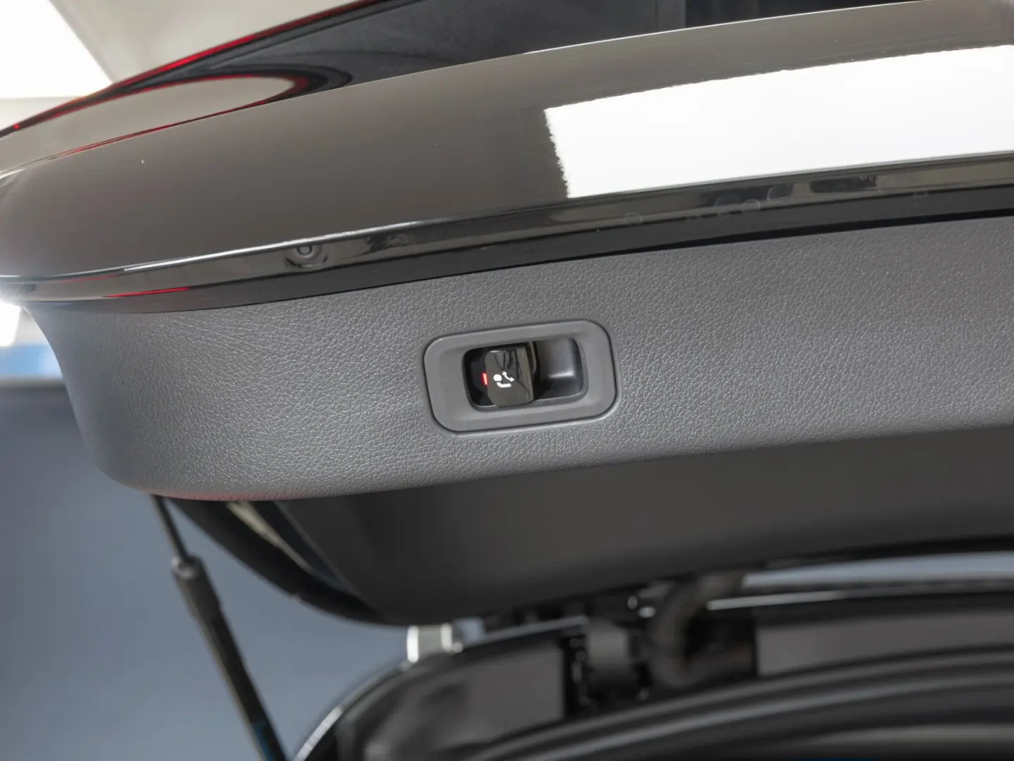 GLC 300 e 4M AMG DIG.LIGHT Pano AHK Distro 360