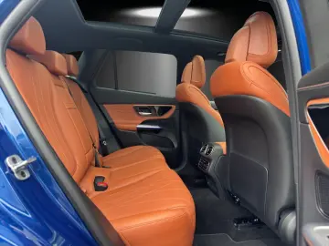 GLC 300 d 4M AMG Distro HUD Pano AHK 360  20