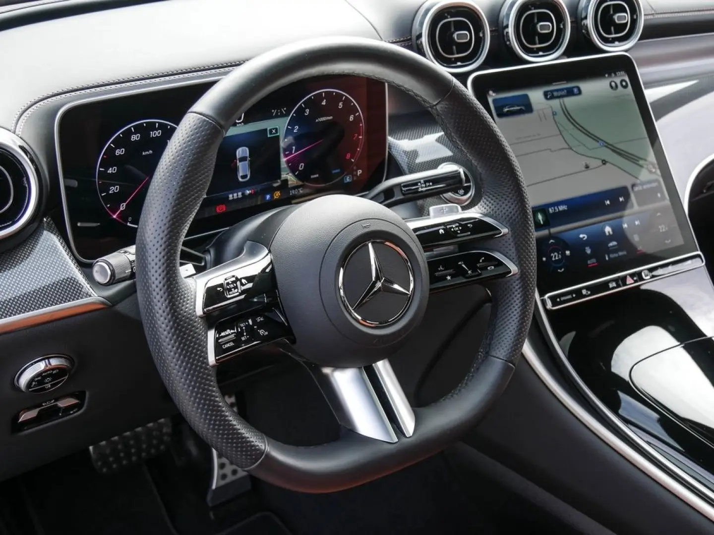 GLC 300 4MATIC Coupé  AMG LED NAVI KEYL PANO AHK