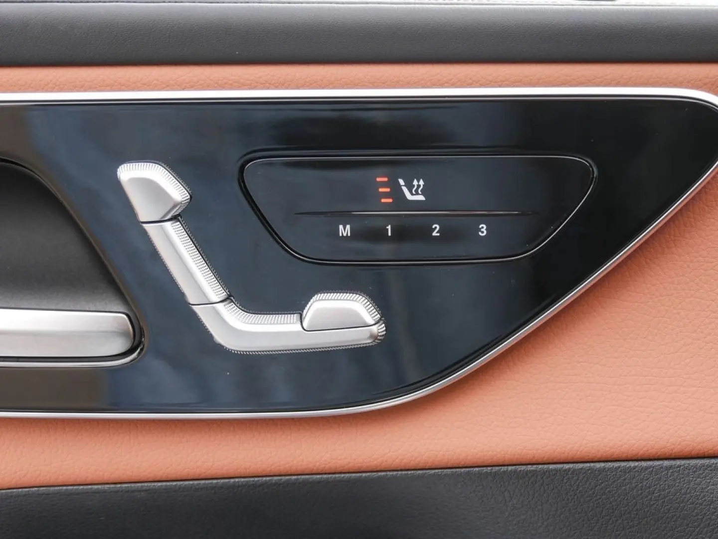 GLC 300 4MATIC Coupé  AMG LED NAVI KEYL PANO AHK