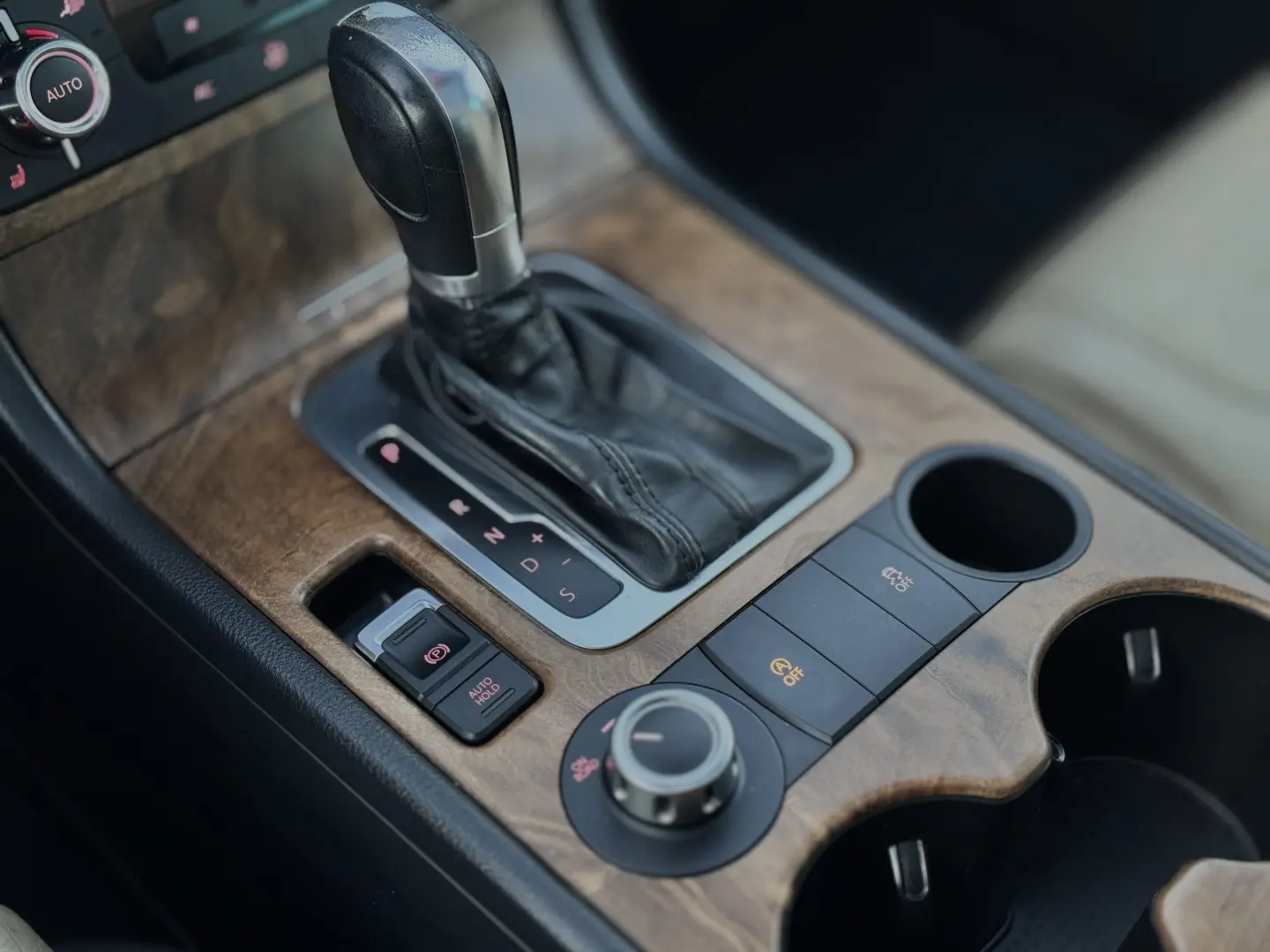 Volkswagen Touareg – Automat – 2011