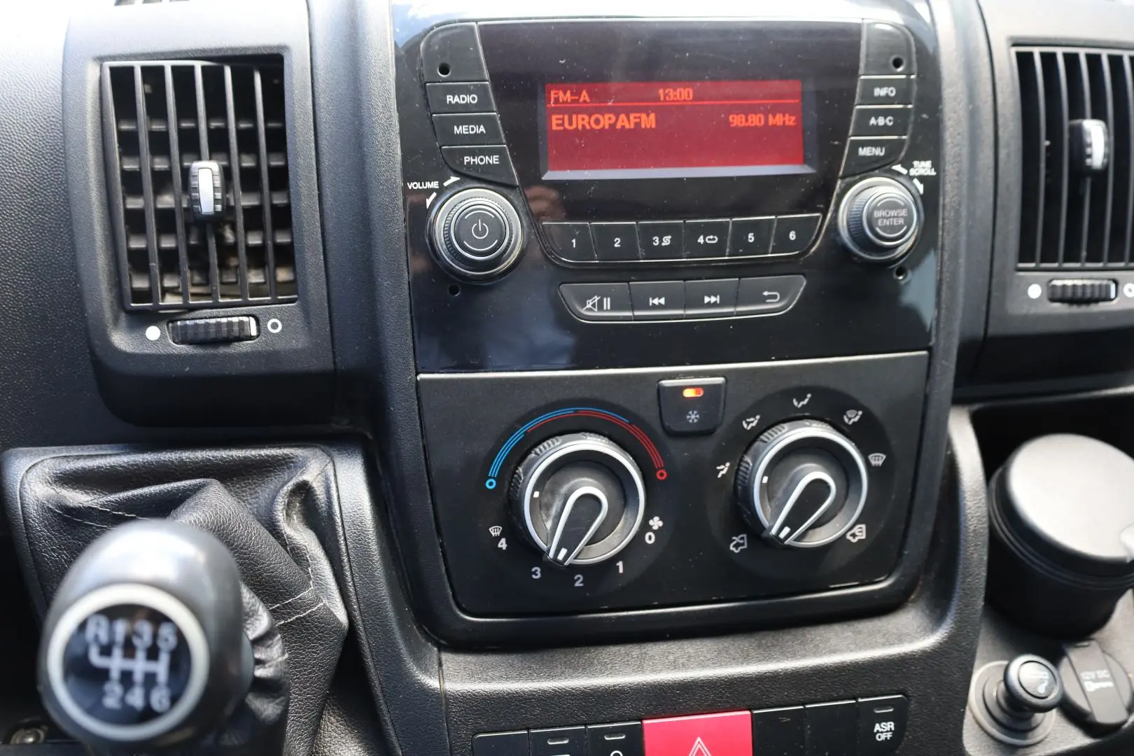 Peugeot Boxer 2.0 130 HP L2H2 cu 7 locuri