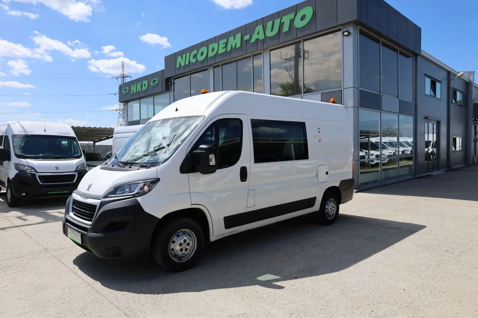Peugeot Boxer 2.0 130 HP L2H2 cu 7 locuri