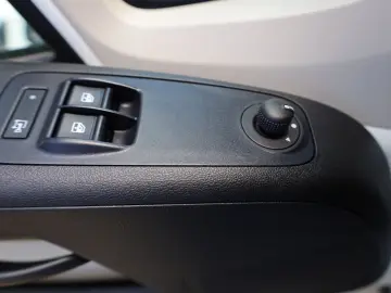 Peugeot Boxer 2.0 130 HP L2H2 cu 7 locuri