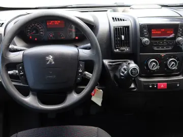 Peugeot Boxer 2.0 130 HP L2H2 cu 7 locuri