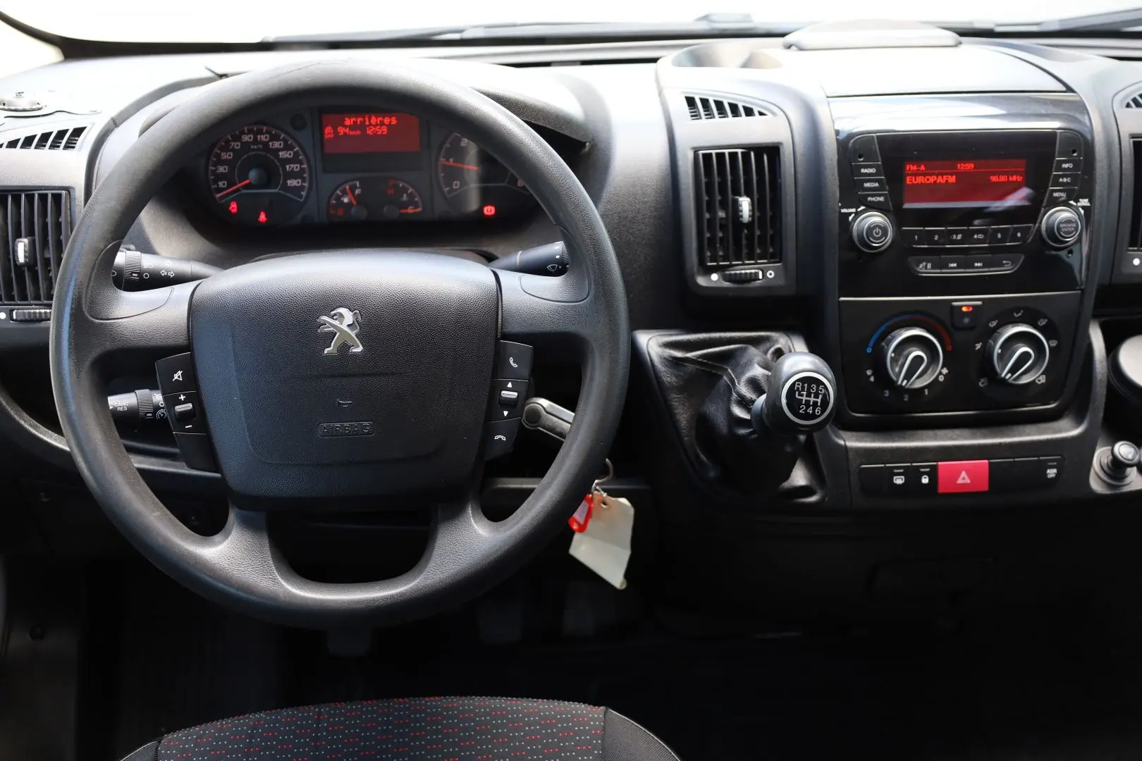 Peugeot Boxer 2.0 130 HP L2H2 cu 7 locuri