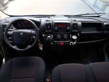 Peugeot Boxer 2.0 130 HP L2H2 cu 7 locuri