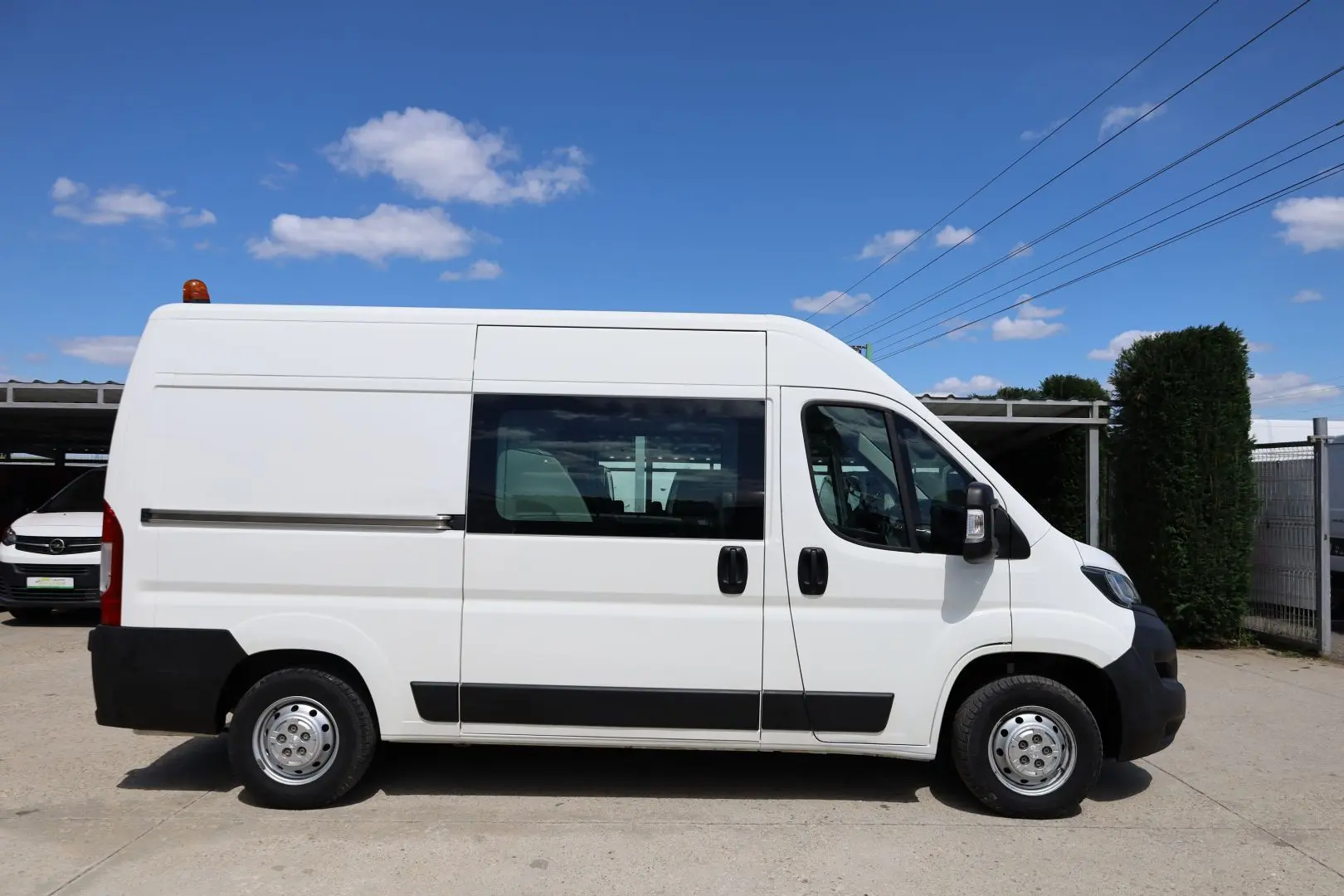 Peugeot Boxer 2.0 130 HP L2H2 cu 7 locuri