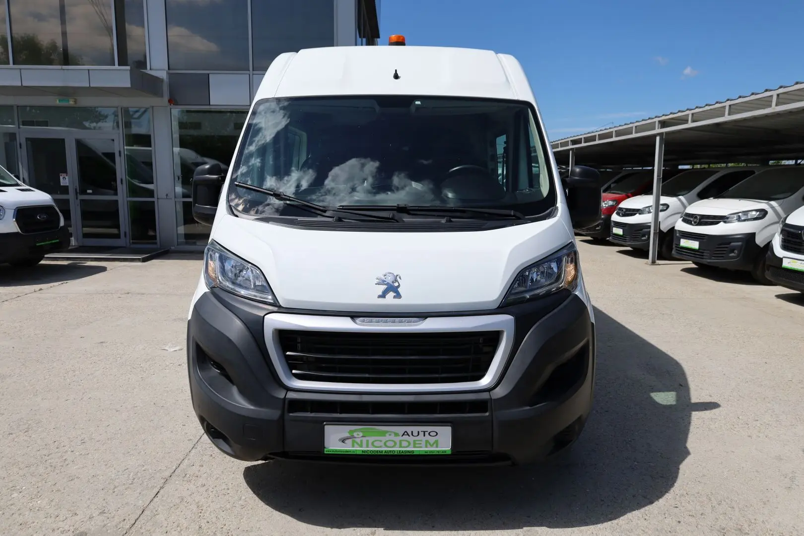 Peugeot Boxer 2.0 130 HP L2H2 cu 7 locuri