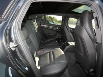 Panamera 4 E-Hybrid Platinum Edition HeadUp Bose