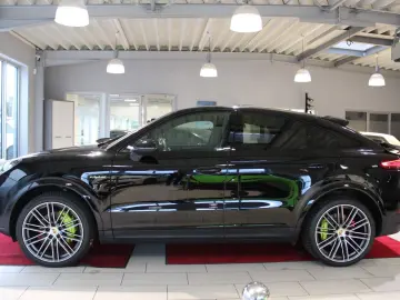 Cayenne Coupe E-Hybrid Panorama  AHK