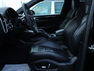 Cayenne Coupe E-Hybrid Panorama  AHK