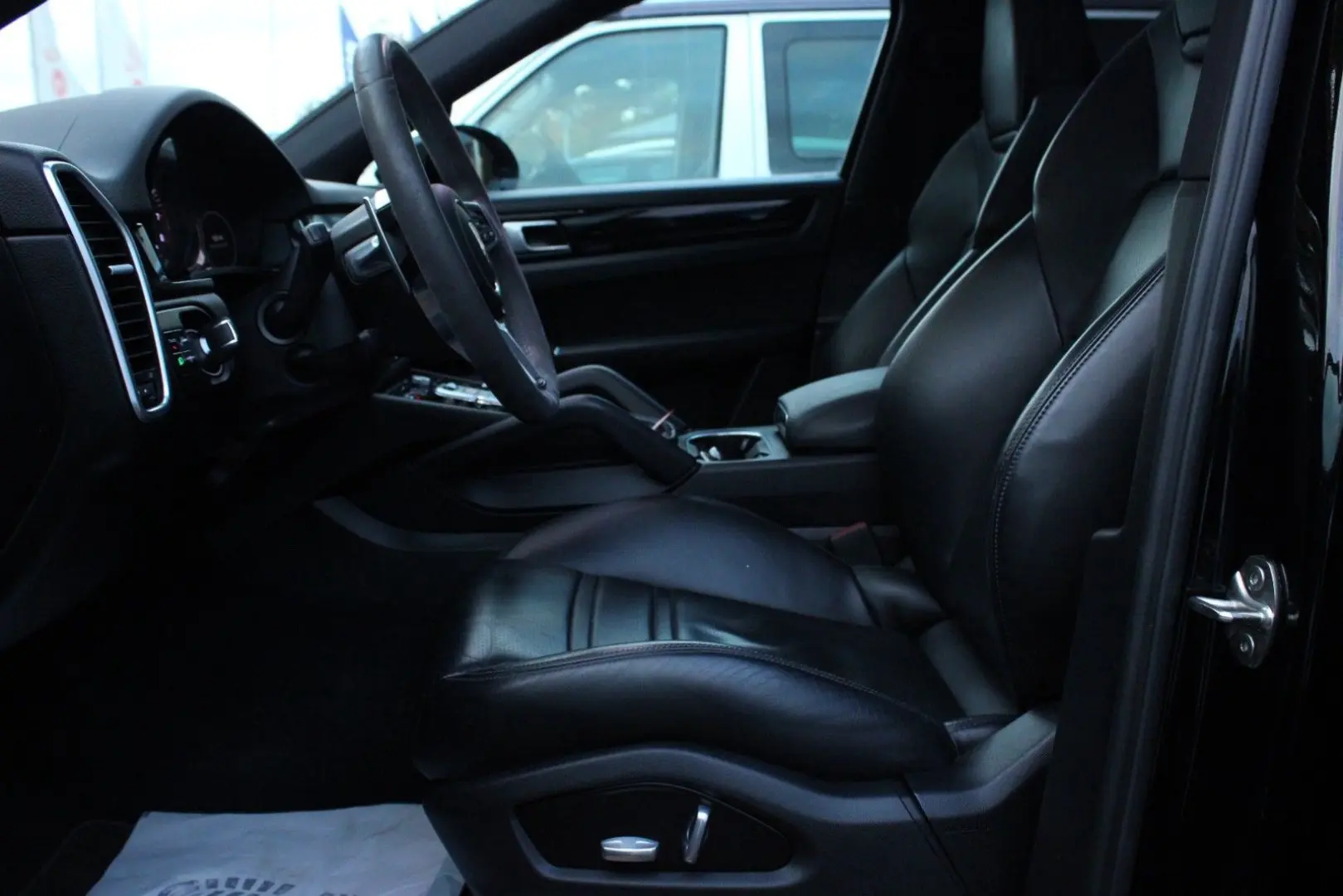 Cayenne Coupe E-Hybrid Panorama  AHK