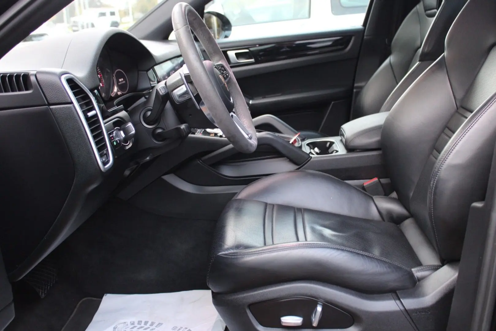 Cayenne Coupe E-Hybrid Panorama  AHK