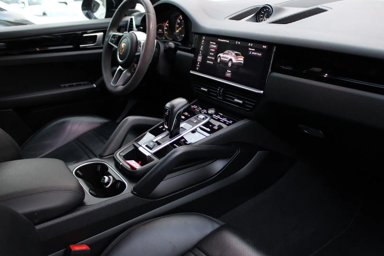 Cayenne Coupe E-Hybrid Panorama  AHK