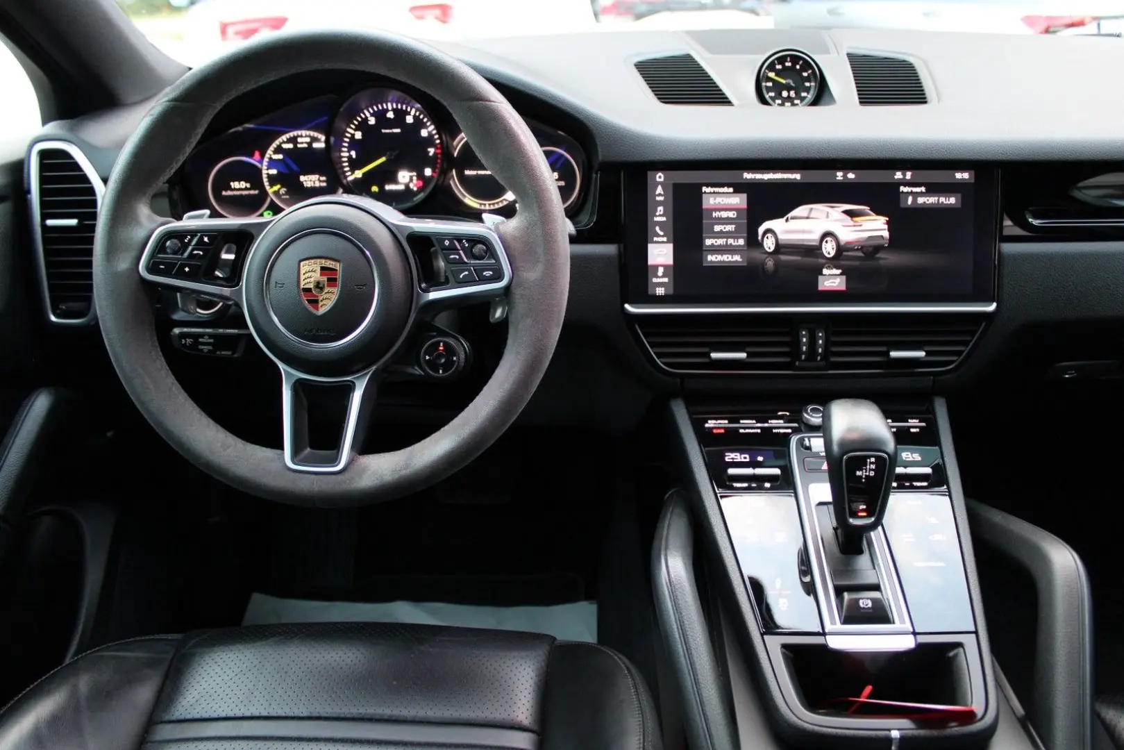 Cayenne Coupe E-Hybrid Panorama  AHK