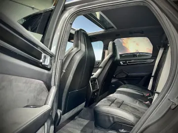 Cayenne GTS 05.2027 APPROVED Matrix-LED Navi