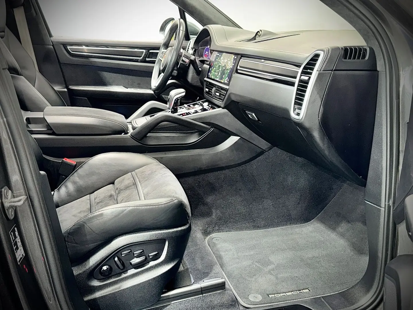 Cayenne GTS 05.2027 APPROVED Matrix-LED Navi