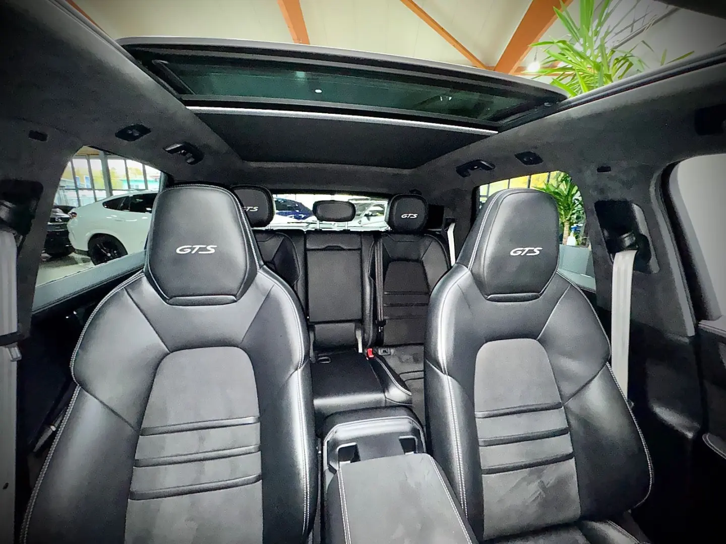 Cayenne GTS 05.2027 APPROVED Matrix-LED Navi