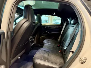 Cayenne Coupe GTS AHK ACC HeadUp 22Zoll