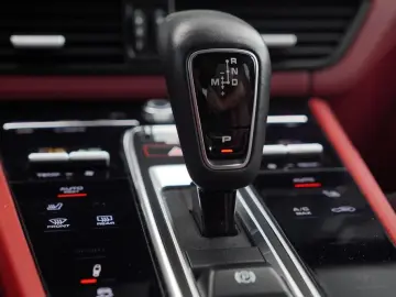 Cayenne Coupé 3.0   Pano   18-Voudig   NL Auto