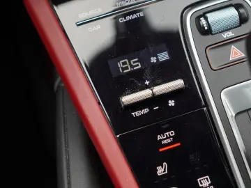 Cayenne Coupé 3.0   Pano   18-Voudig   NL Auto