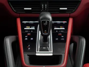 Cayenne Coupé 3.0   Pano   18-Voudig   NL Auto