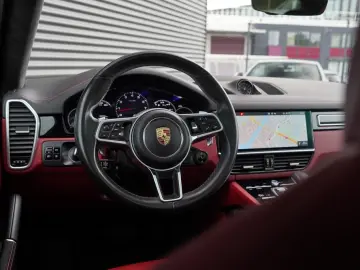 Cayenne Coupé 3.0   Pano   18-Voudig   NL Auto