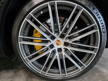 Cayenne Turbo Keramik Approved 4Rad 22 Zoll AHK