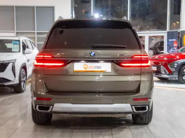 BMW X7 xDrive40i Sport-Automatic