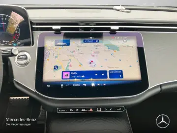 E 300 e AMG Advanced AHK NIGHT DISTR KEY 19  LED