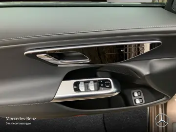 E 300 e AMG Advanced AHK NIGHT DISTR KEY 19  LED