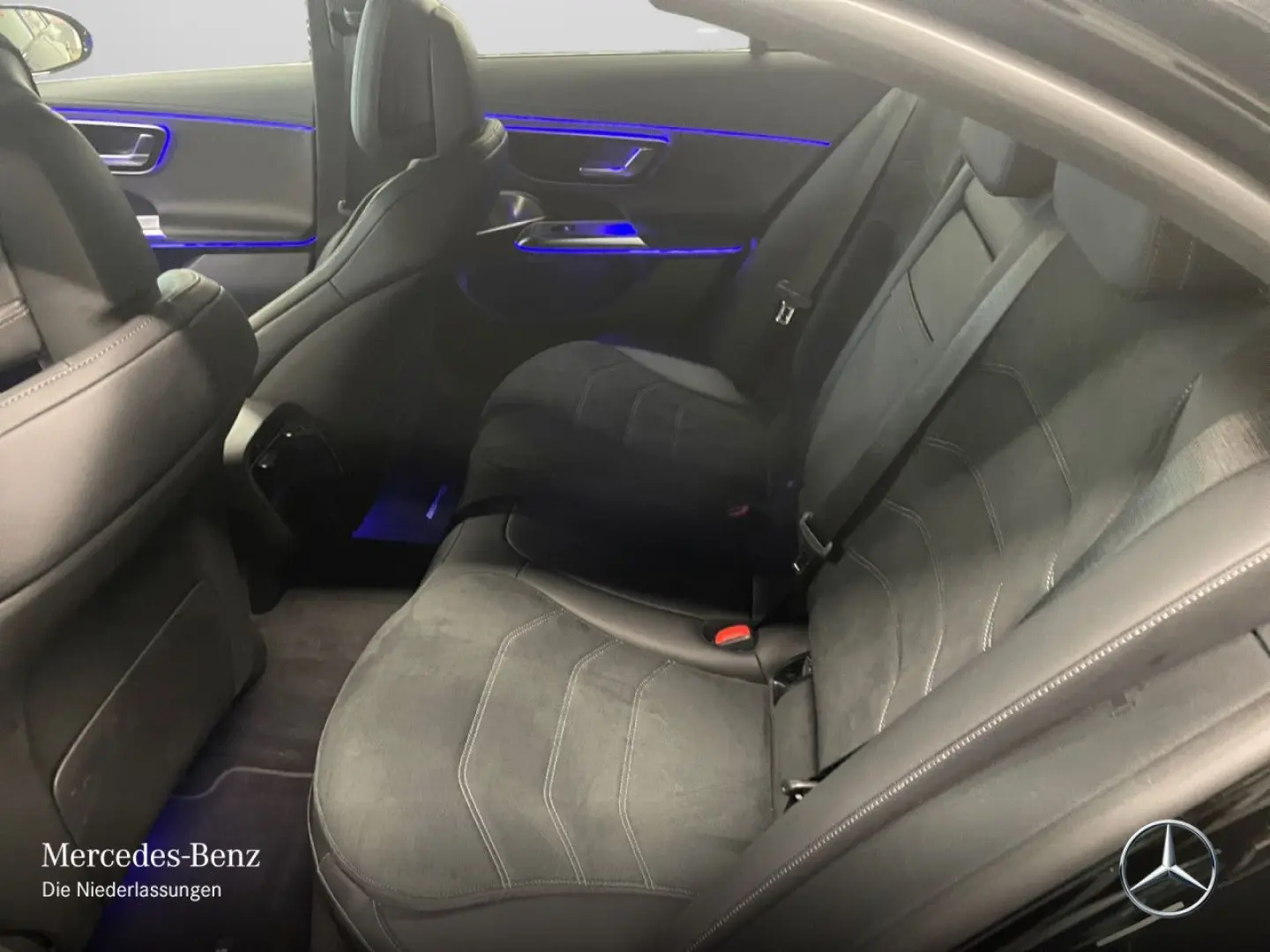 E 220 d AMG Adv. NIGHT Bur4D 20  LED DISTRONIC