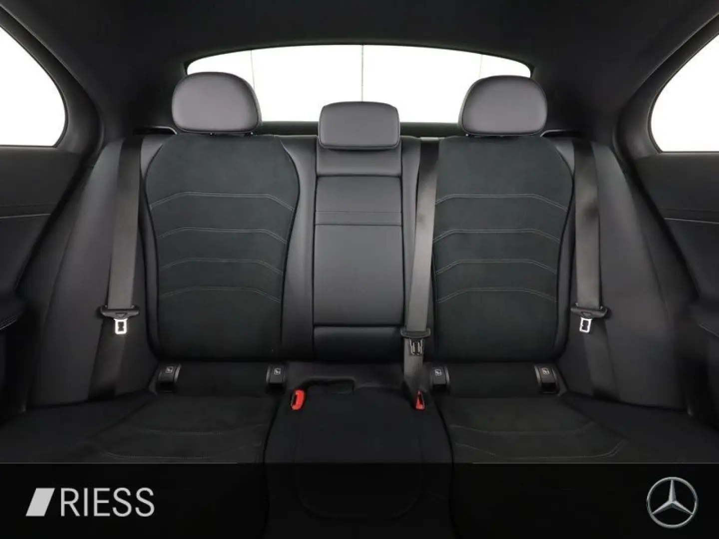 E 300 de Limo AMG Sport Night Distr LED Ambi 20'