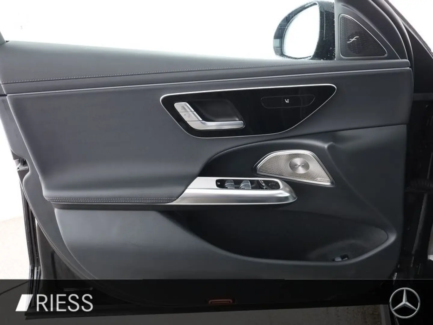 E 300 de Limo AMG Sport Night Distr LED Ambi 20'