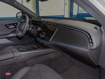 E 200 AMG-Sport DIGITAL Pano Burm Night Distr 19