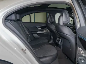 E 200 AMG-Sport DIGITAL Pano Burm Night Distr 19