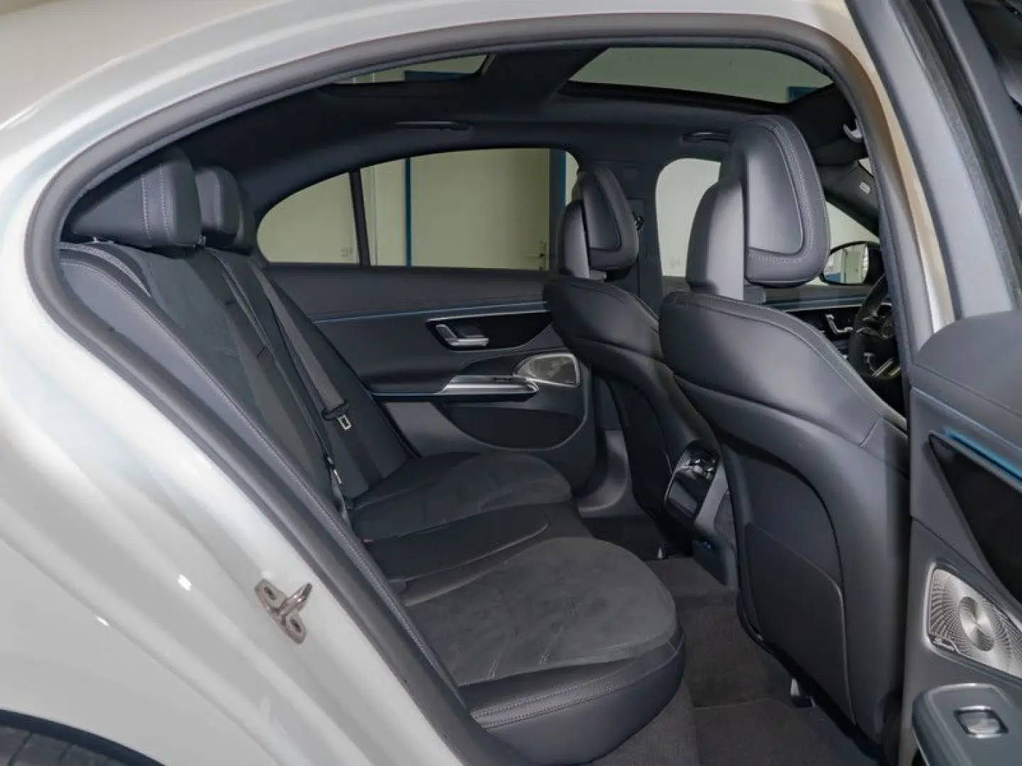 E 200 AMG-Sport DIGITAL Pano Burm Night Distr 19