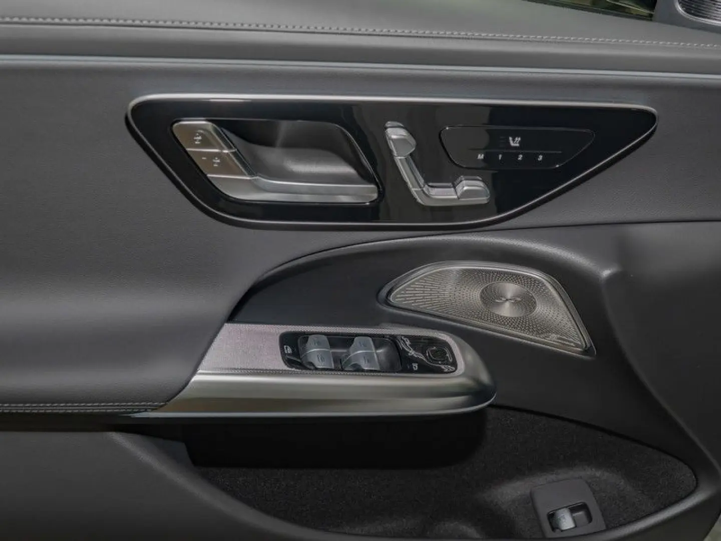 E 200 AMG-Sport DIGITAL Pano Burm Night Distr 19