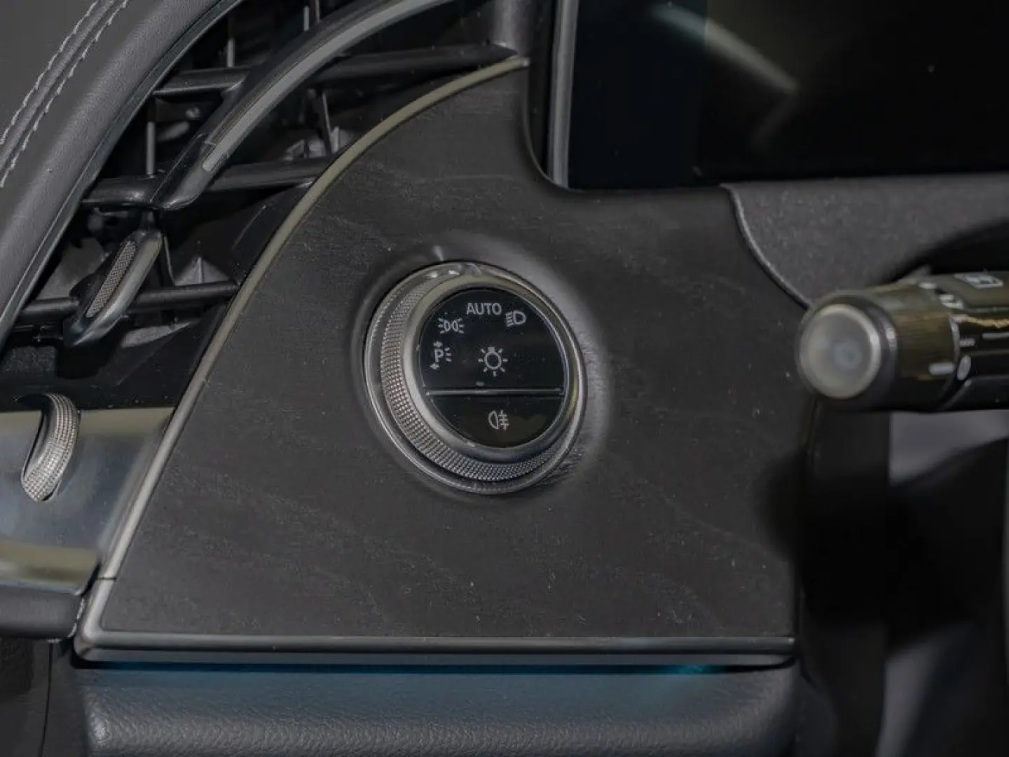 E 200 AMG-Sport DIGITAL Pano Burm Night Distr 19