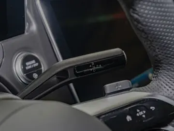 E 200 AMG-Sport DIGITAL Pano Burm Night Distr 19