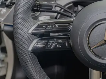 E 200 AMG-Sport DIGITAL Pano Burm Night Distr 19