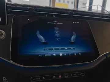 E 200 AMG-Sport DIGITAL Pano Burm Night Distr 19