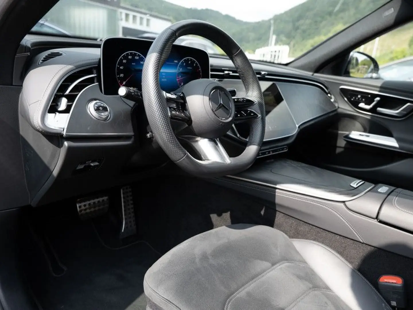 E 450 4M AMG-Sport DIGITAL 360 Pano Distr 19'