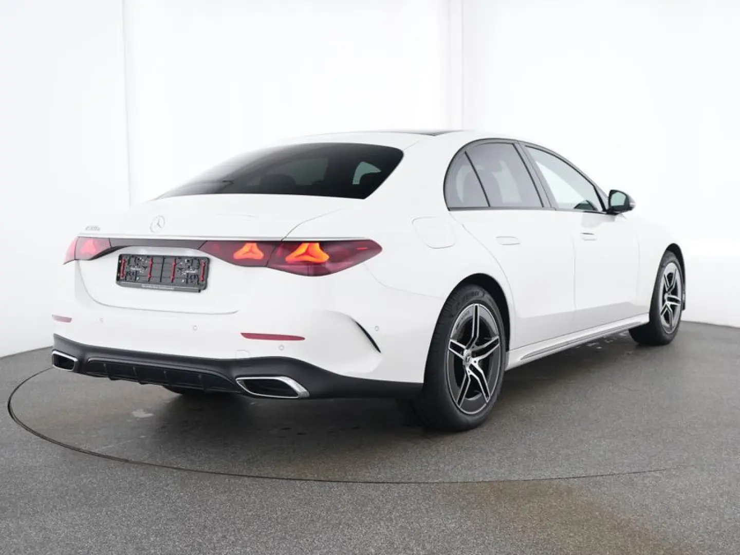 E 300 e AMG-Sport Pano Night Distr Keyl Totw 19'