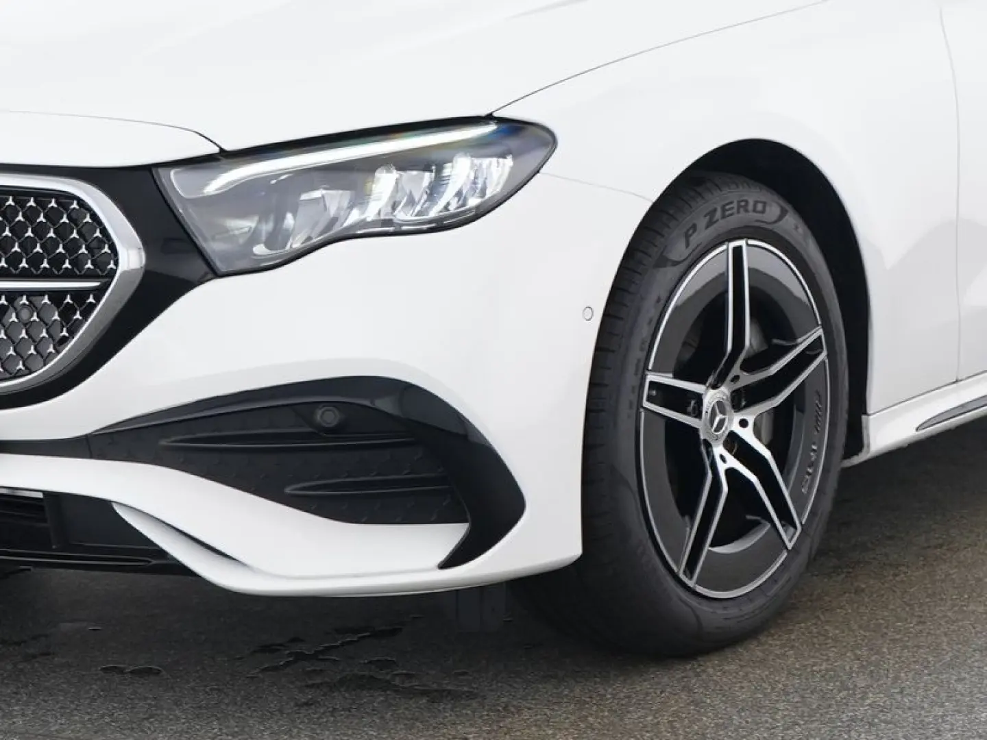 E 300 e AMG-Sport Pano Night Distr Keyl Totw 19'