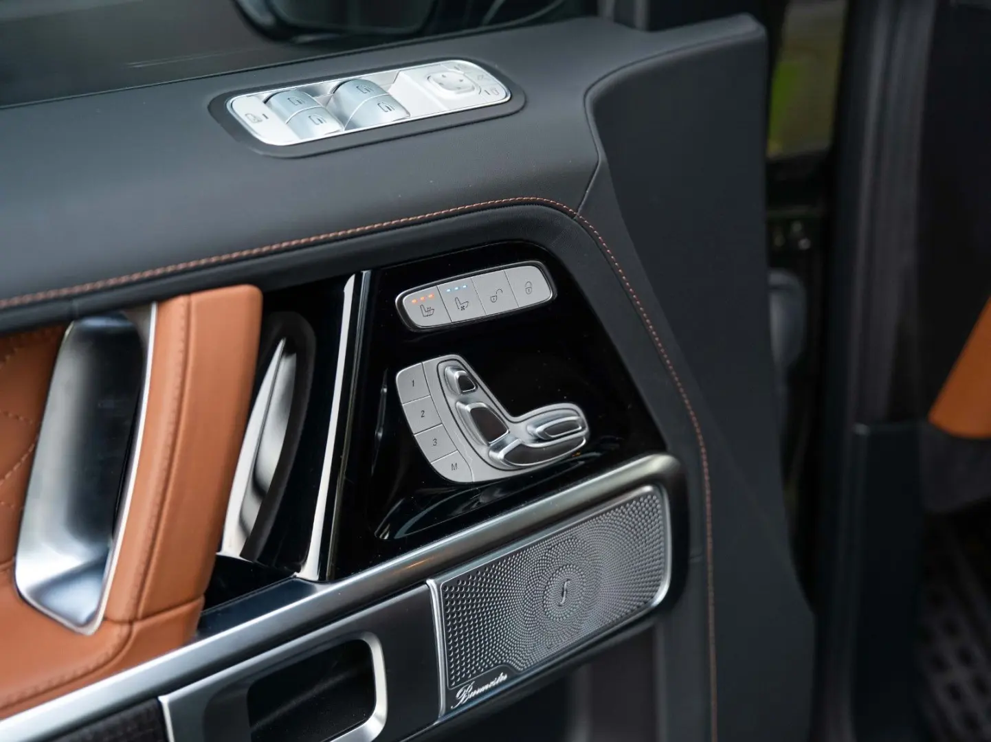 G 63 AMG  MY25 MANUFAKTUR WOODFLOOR AHK